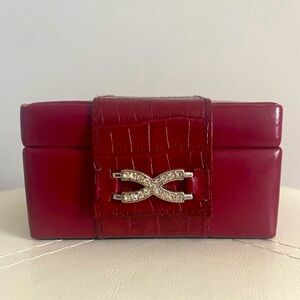 LEATHER EMBOSSED SNAKE PRINT JEWELRY BOX W CRYSTAL BOW SNAP CLOSURE